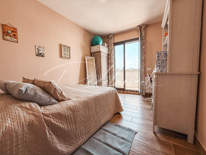 Foto c8241792-4308-4e4f-98e2-1a5fce1d686a. Casa aparellada amb calefacció aparcament piscina a Cambrils
