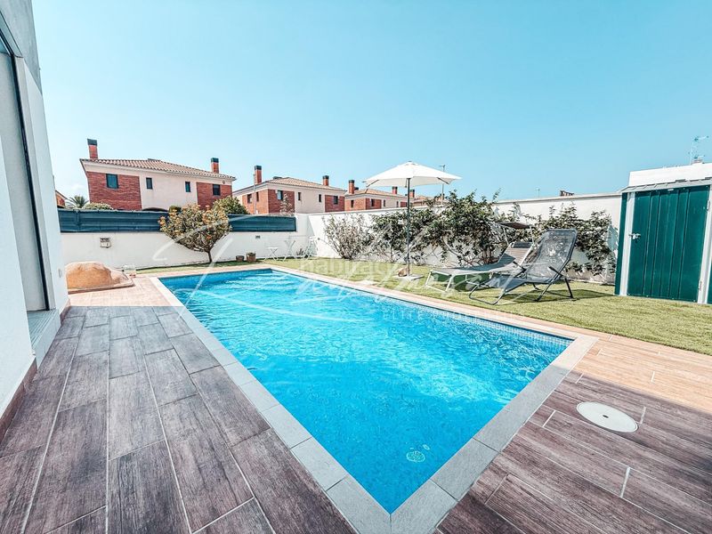 Foto ddd6db07-f92c-4af8-b38d-10a442b54e49. Casa aparellada amb calefacció aparcament piscina a Cambrils