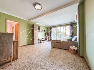 Flat  Avenida avinguda pere 'el cerimoniós'. Piso de 4 habitaciones con terraza en el centro de reus