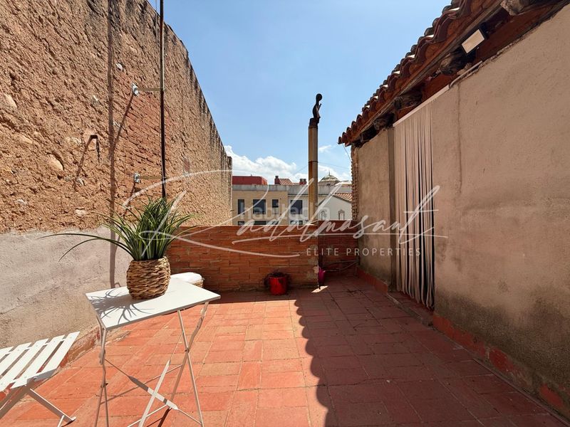 Foto aefc2453-affe-49a0-8534-15ea88d057a9. Casa amb aparcament a Vilallonga del Camp
