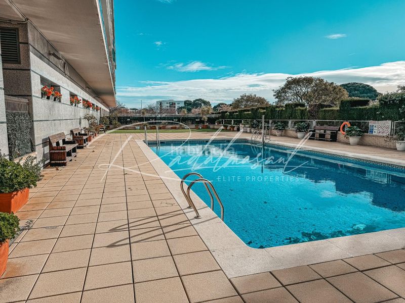 Foto 559bd6d5-c7c6-4049-b9c6-42a9ad59cf6a. Pis amb calefacció aparcament piscina a Els Esquirols Cambrils