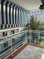 Piso  Valls. Piso con licencia turística en la costa