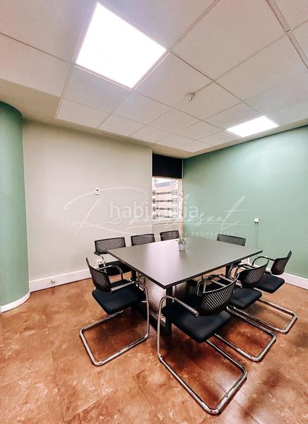 Foto 62f96484-34a2-4df9-b8eb-fbbbf12c4fc5. Bureau dans calle julian camarillo 29 dans Simancas Madrid