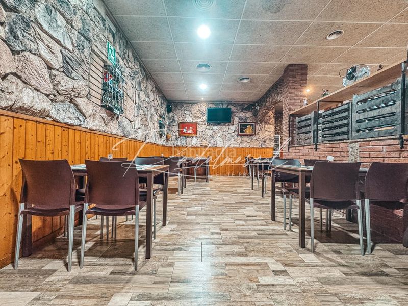 Foto c2d62a41-8655-47f1-bd6c-d8ef982fc265. Local comercial a Llevant Reus