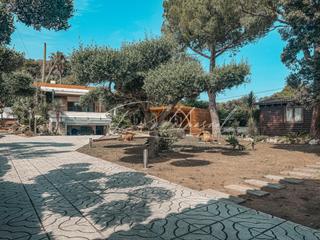 Xalet a Carrer verneda de la 0. Chalet con jardn y piscina en valls