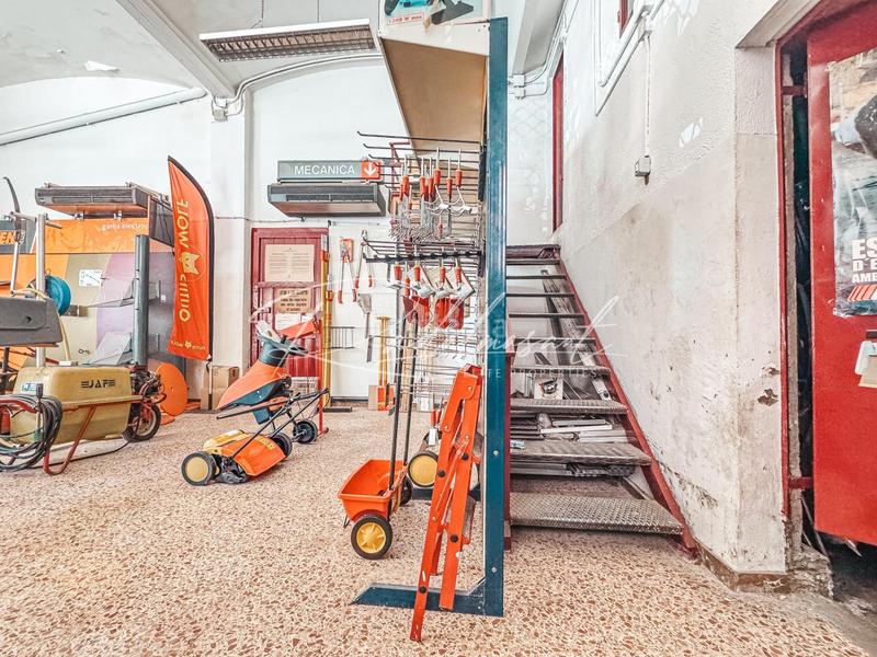 Foto 327d9807-e35c-4ee2-a5d5-5e133710fbe4. Alquiler local comercial en carrer del roser 112 alquiler gran local comercial en Reus