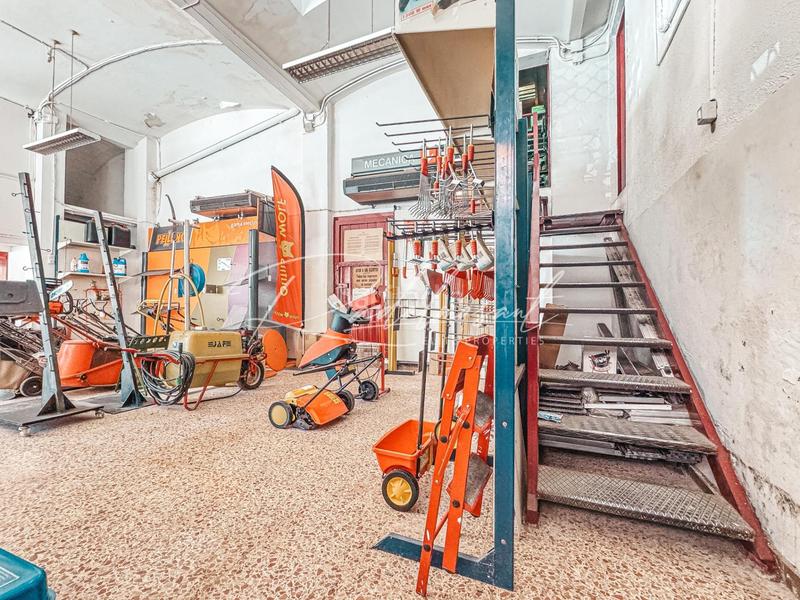 Foto 4cfb041a-de26-4920-b66d-e47db3a065cc. Alquiler local comercial en carrer del roser 112 alquiler gran local comercial en Reus