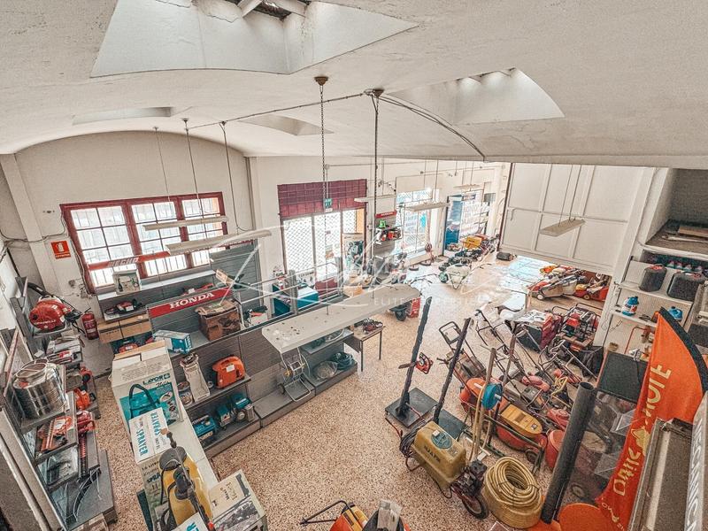 Foto c8f4ccd8-13ab-4c0e-97f2-5abd533594d8. Alquiler local comercial en carrer del roser 112 alquiler gran local comercial en Reus