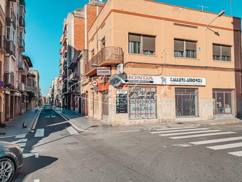 Foto 1168a50d-e14d-469a-8b3a-5ae0f62eb6bf. Lloguer local comercial a carrer del roser 112 a Reus