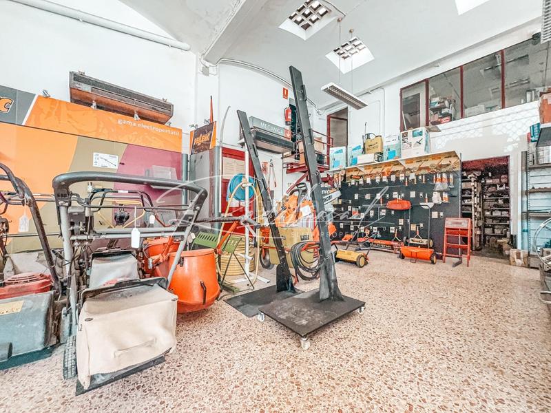 Foto d090b04d-ffa0-4925-8051-6f5231b22ab5. Lloguer local comercial a carrer del roser 112 a Reus