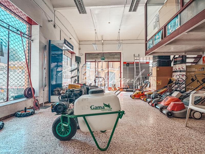 Foto ebaa896e-a425-4ce2-8a5c-20e68974940e. Lloguer local comercial a carrer del roser 112 a Reus