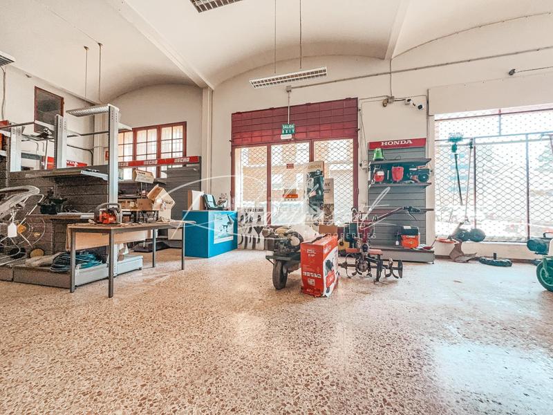 Foto ff355547-28fe-4ba7-b20c-53e00552ea9f. Lloguer local comercial a carrer del roser 112 a Reus
