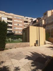 Pis  Mar de java. Se vende piso de planta baja en residencial en adra.
