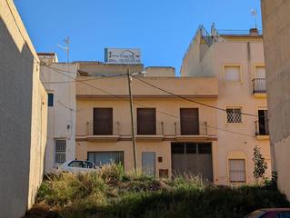 Haus in Turre. Se vende vivienda sobre local.
