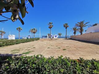 Terreny residencial  Paseo mar del (u). Se vende parcela en primera línea de la playa  zona urbanizacion