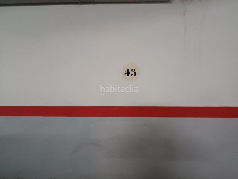 Foto f9e959f2-8677-4fd0-a496-7618cd7c4e2d. Car parking in La Gangosa Vícar