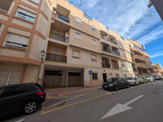 Flat  Tenis. Se vende piso a unos 300 metros del puerto de garrucha
