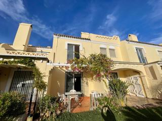 Casa adosada  Calle lerida (nat). Se vende dúplex en residencial con piscina en urbanización parqu