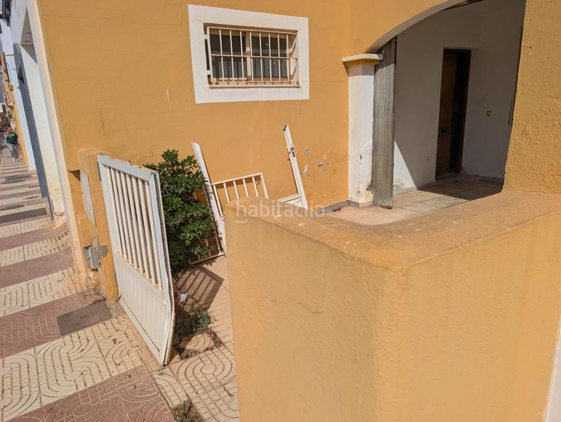 Foto 539f4f26-7aeb-4455-a627-f8c9e6e8f0e7. Casa adossada amb aparcament a Roquetas pueblo Roquetas de Mar