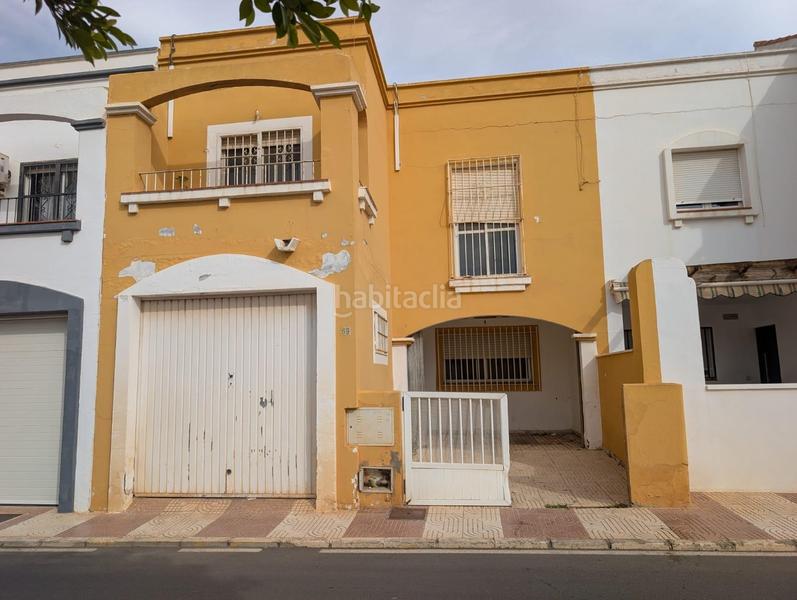 Foto b40f6d06-f5d4-43f8-b0be-e79d60ed4f89. Casa adossada amb aparcament a Roquetas pueblo Roquetas de Mar