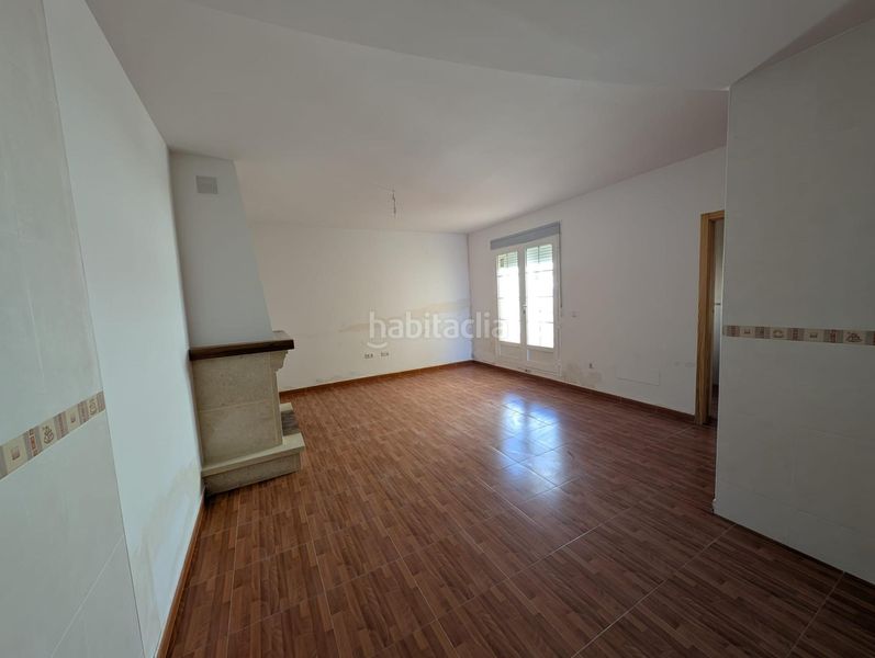 Foto 43e77b29-b09d-4f80-bb3a-5cd13d1f8bbe. Casa adossada amb aparcament a Oria