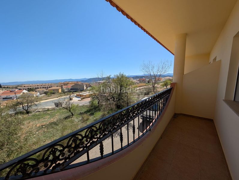 Foto 76245c2c-8e82-4f89-95b6-6b5fc1a014cb. Casa adossada amb aparcament a Oria