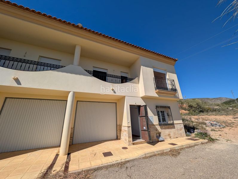 Foto a9fba0b3-c2a7-4d28-9b57-9bfa57ea6cb0. Casa adossada amb aparcament a Oria