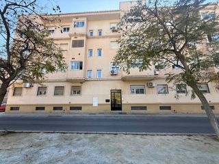 Pis  Calle rio almanzora. Se vende piso de 3 dormitorios y 2 ba�os en villa in�s, con plaz
