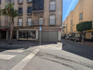 Local Comercial en Calle de Cervantes