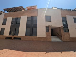 Pis  Calle del pueblo. Se vende piso en el centro de huercal de almería