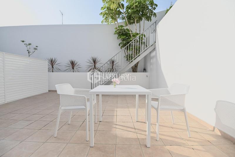 Foto 41439ffd-b9f3-454a-9379-07eea2dd44ce. Chalet en calle la vera 3 oportunidad de inversión en playa paraíso en Adeje