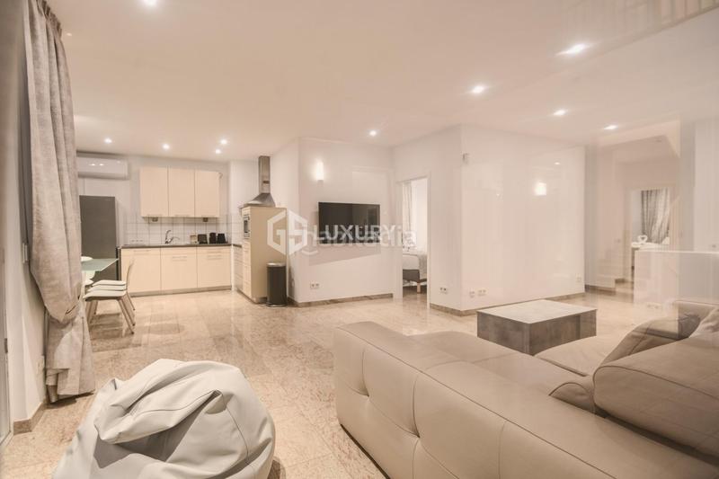 Foto 7f2ef23c-dc75-481a-92a2-626a2ef5e9c0. Chalet en calle la vera 3 oportunidad de inversión en playa paraíso en Adeje