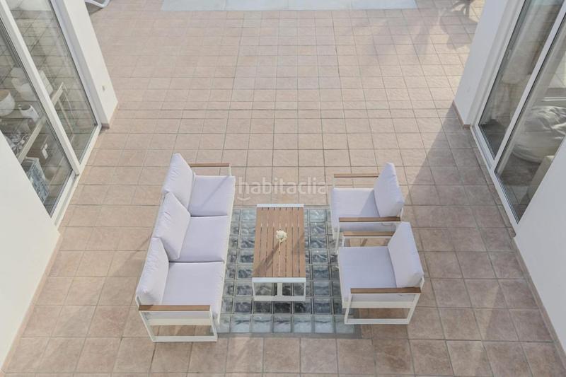 Foto b0eff8f7-9b1e-4553-a258-8e8908781b7c. Chalet en calle la vera 3 oportunidad de inversión en playa paraíso en Adeje
