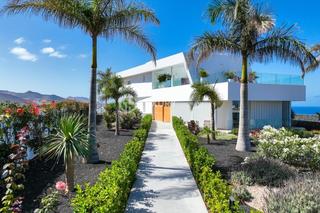 Xalet  Avenida macaronesia. Exclusiva villa de lujo a la venta en la caleta, adeje