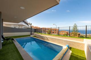 Chalet à San Eugenio Alto. Exclusiva villa con vistas al mar en san eugenio alto