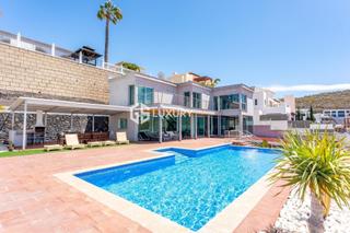 Chalet en Calle cantabria 17. Villa de lujo en roque del conde  costa adeje