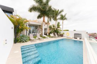 Chalet en La Caleta. Villa caleta