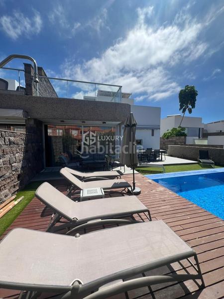 Foto 19b8c23f-7805-480d-8238-75394140a4f5. Xalet amb aparcament piscina a Playa del Duque Adeje