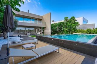 Chalet in La Caleta. Villas de arquitectura minimalista junto al golf costa adeje