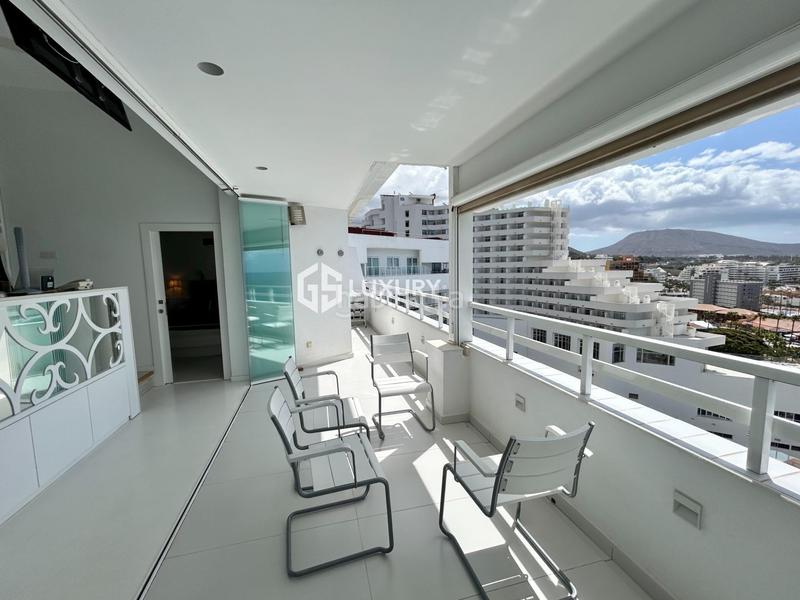 Foto de9fee65-0bdb-4a16-b3b5-98512e2b6f52. Ático  de diseño en club villamar en San Eugenio Bajo Adeje