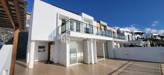 Casa adossada a San Eugenio Alto. Chalet adosado con impresionantes vistas al mar en san eugenio a