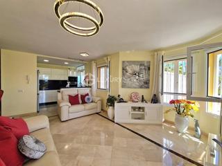 Etagenwohnung in La Caleta. Apartamento de lujo en oasis la caleta