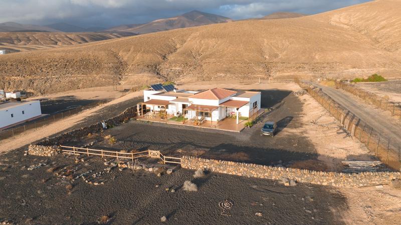 Foto 50ea9365-9c62-4472-9124-d33dbc62a482. Casa chalet en venta en ajuy tu paraíso en la tierra! en Pájara