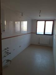 Etagenwohnung en Universidad - Las Huelgas. Piso nuevo en zona universidad
