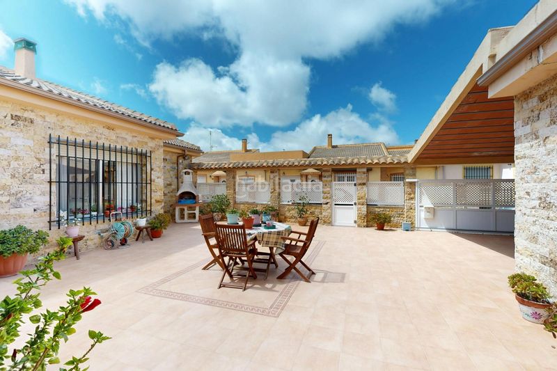 Foto 44bc8029-7c2e-4d73-b2d9-5f20e450a56b. Casa amb aparcament a nueva Cartagena Cartagena