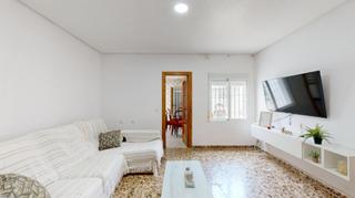 Casa en Calle uruguay - los dolores 17. La planta baja que todos buscan...  est en barriada hispanoamr