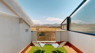 Dúplex en Calle atalaya 6. Te presentamos una vivienda en roche donde el sol entra sin pedi