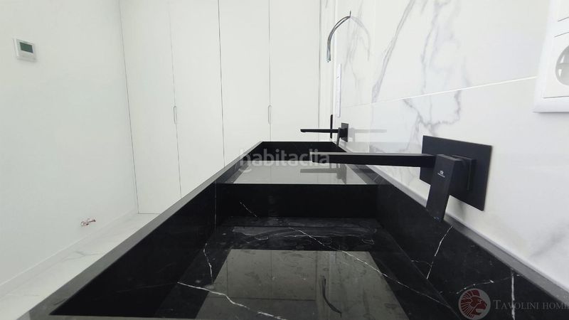 Foto 1bc6fcd6-06a2-4e02-bf18-9e94e750c3ab. Xalet amb calefacció aparcament piscina a Pueblo Español-Coveta Fumá Campello (el)