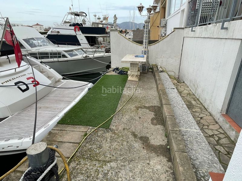 Foto b8878f47-3887-45d2-bd07-5f14bd42b2f0. Aparcament cotxe a Salins - Cavall de Mar Empuriabrava