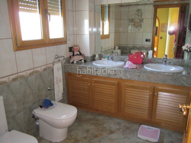 Foto 23dbfc3d-4fc4-4ad9-80d8-c4e34c42a46a. Casa amb calefacció aparcament piscina a Puigmal - Mas Nou Empuriabrava
